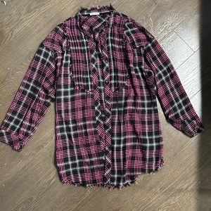 Free people intimately flannel. Size not listed, but fits like a small.